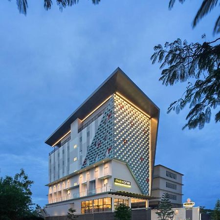 Maxonehotels At Kota Harapan Indah-Bekasi Zewnętrze zdjęcie