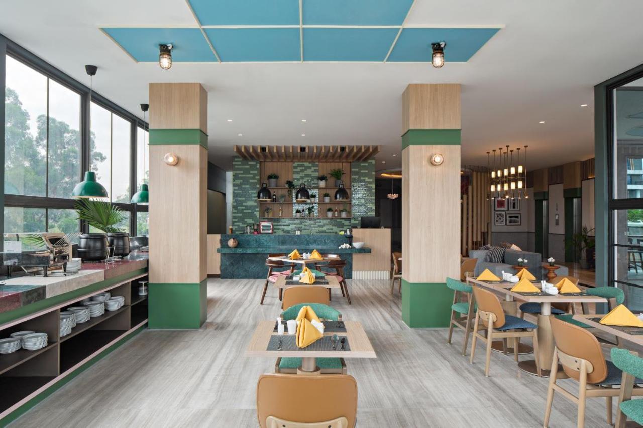 Maxonehotels At Kota Harapan Indah-Bekasi Zewnętrze zdjęcie